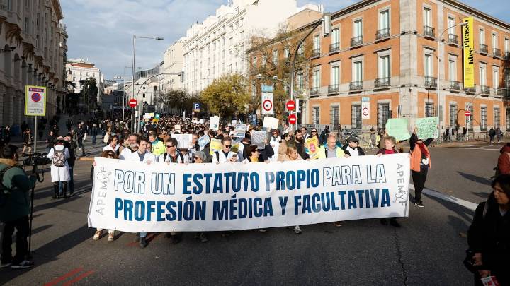 Las consecuencias de la huelga de médicos en Madrid: "Anuladas 22.000 consultas, 1.500 cirugías y 3.000 pruebas"