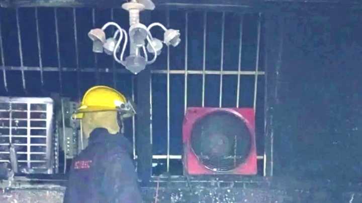 Un hombre y su perro mueren en Puerto La Cruz por cortocircuito de las luces del arbolito de Navidad