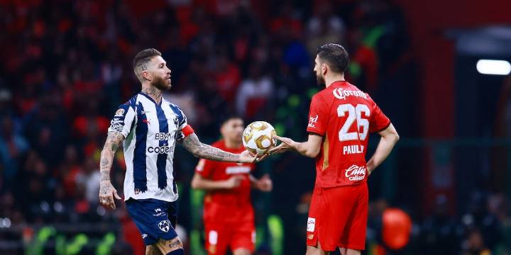 Toluca se burla de Sergio Ramos y Gerardo Arteaga sale en defensa del defensor español