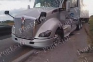 Trailero se salva de tragedia tras dormitar e invadir carril contrario en la Campeche