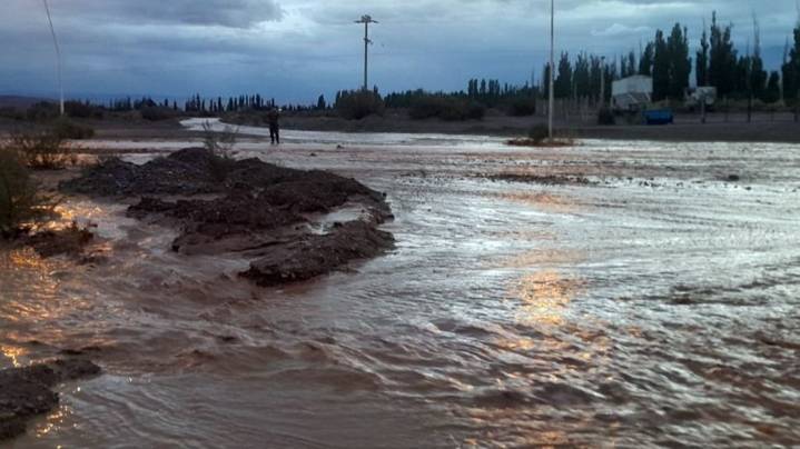 La tormenta golpeó y bajó creciente en distintos puntos de San Juan