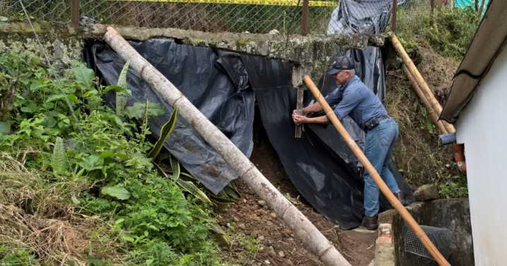 Una mujer denuncia daños en su hogar por deslizamientos y tráfico pesado: pide compensación al Municipio