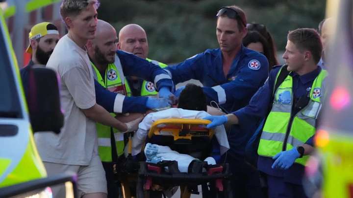 Al menos 12 muertos en celebración de Janucá en una playa en Australia