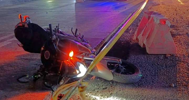 Tráiler impacta a motociclista y lo mata al pasarle las llantas por encima en la carretera Chapala