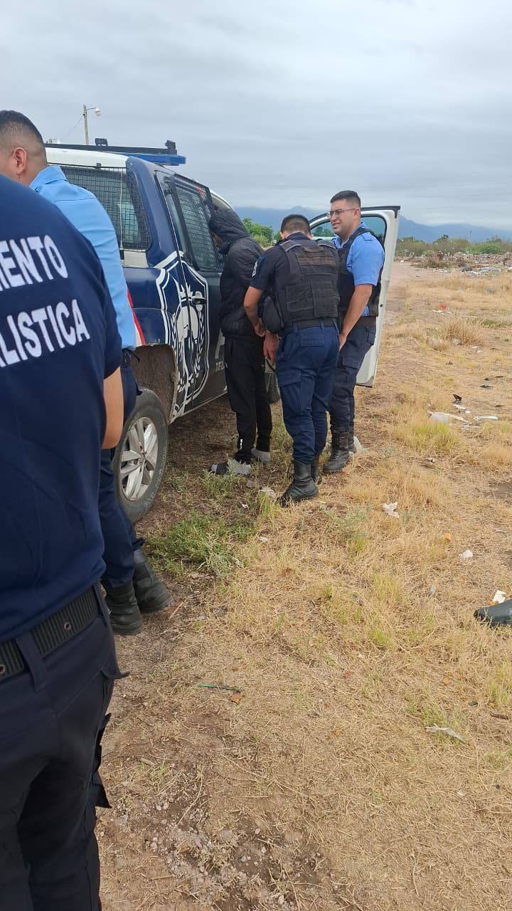 Detienen a un hombre tras un robo con escalamiento en un salón de fiestas: recuperaron varios elementos