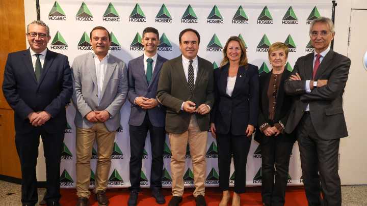 Pérez Llorca refuerza en Castellón el apoyo total de la Generalitat Valenciana al sector hotelero