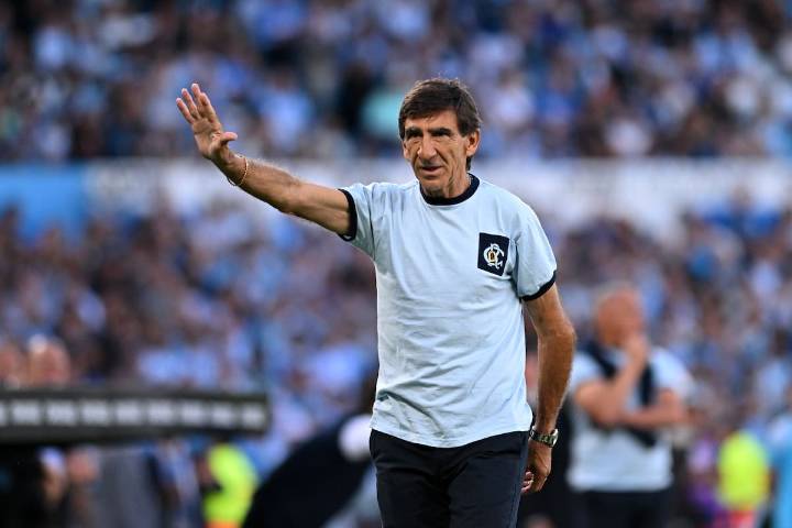 ¿Deseos de cosas imposibles? Los nombres que los hinchas de la U postulan como reemplazante de Gustavo Álvarez