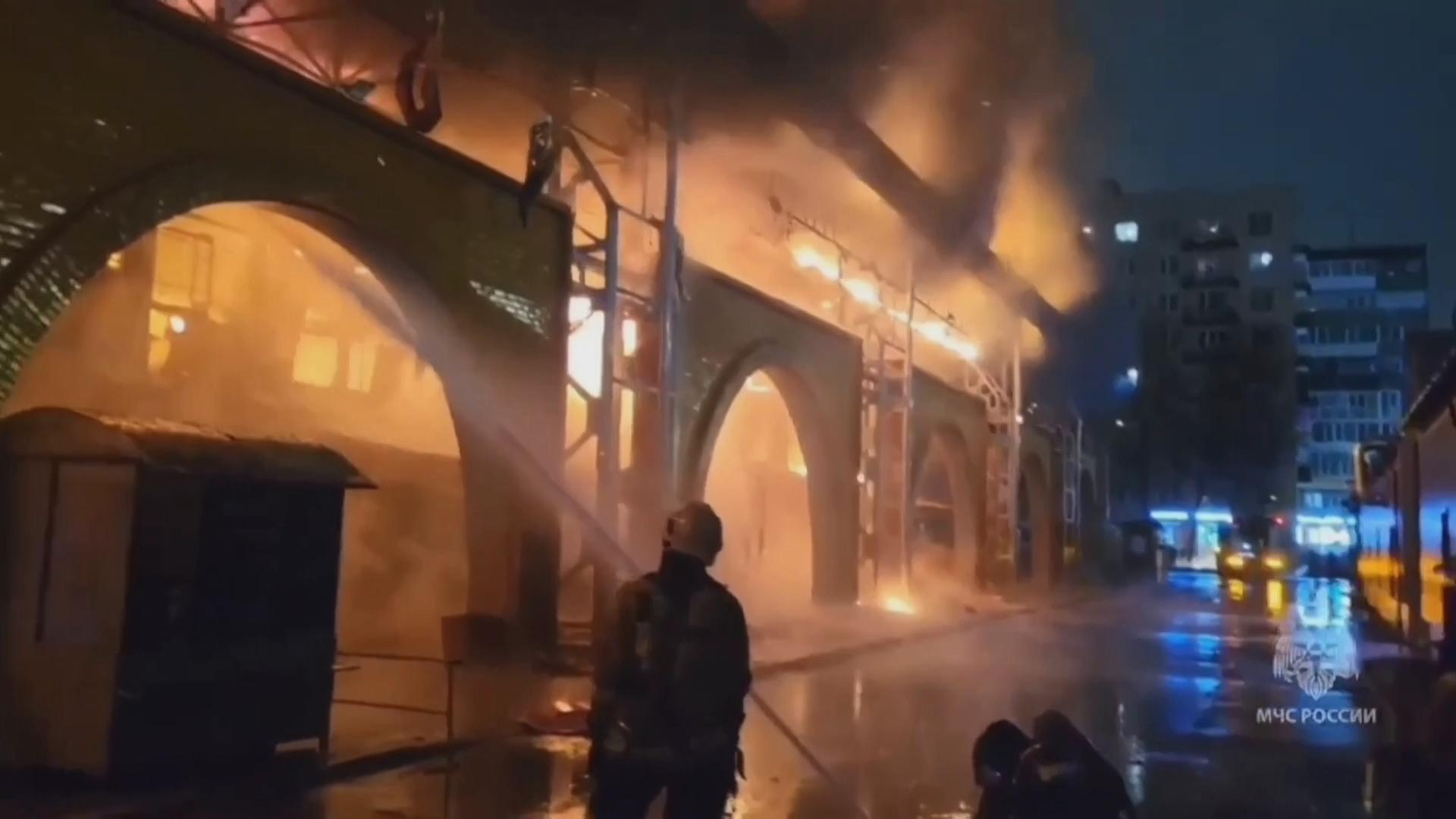 One reported dead after devastating fire tears through indoor market in St. Petersburg