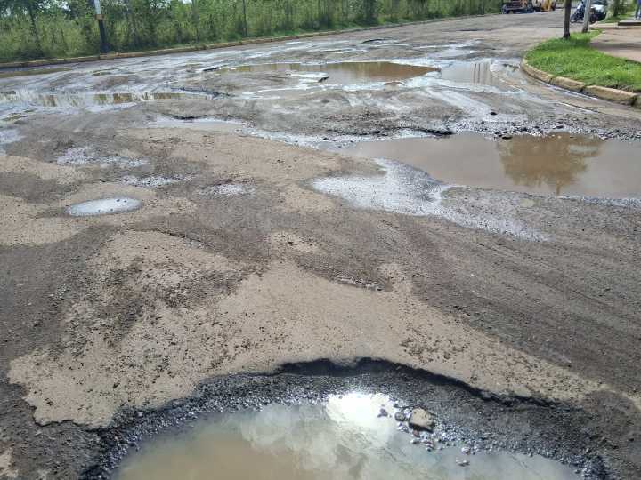 Urge asfaltado en calle detrás de E/S Las Américas