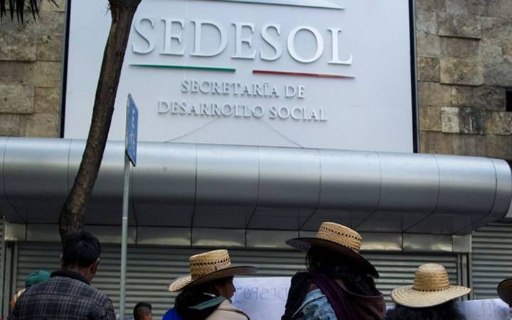 Recuperan 62 mdp de dos funcionarios por La Estafa Maestra