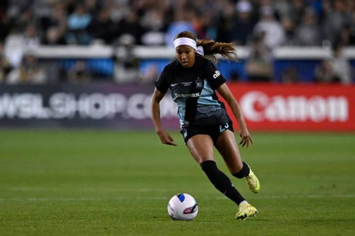 Midge Purce re-signs with Gotham FC on one