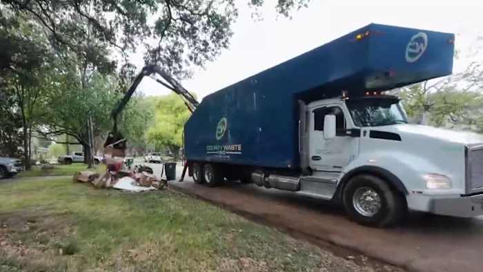 Mayor Whitmire’s contracted crews start heavy trash clean up in Southwest Houston neighborhood after months of delays