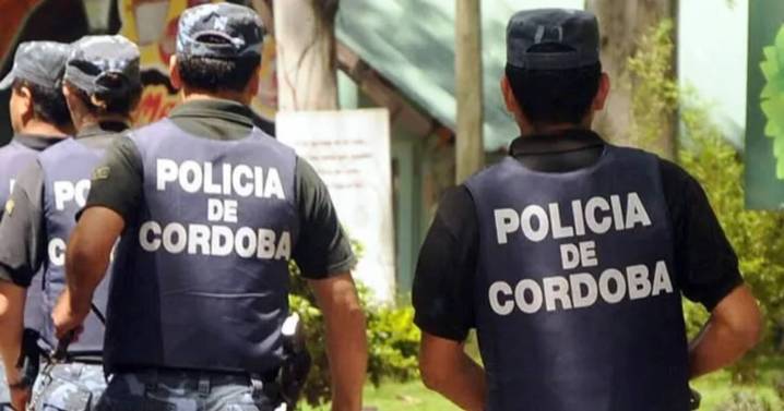 Horror en Córdoba: dormía con el cadáver de su hija debajo de la cama y fue detenida