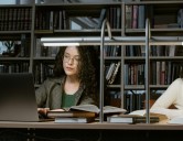 Estudiantes usan Coursera para obtener primer empleo