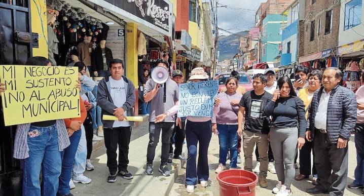 Comerciantes denuncian represalias de Municipalidad de Huancayo por oponerse a feria navideña