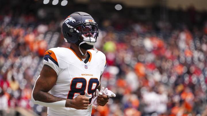 Broncos waive Marcedes Lewis