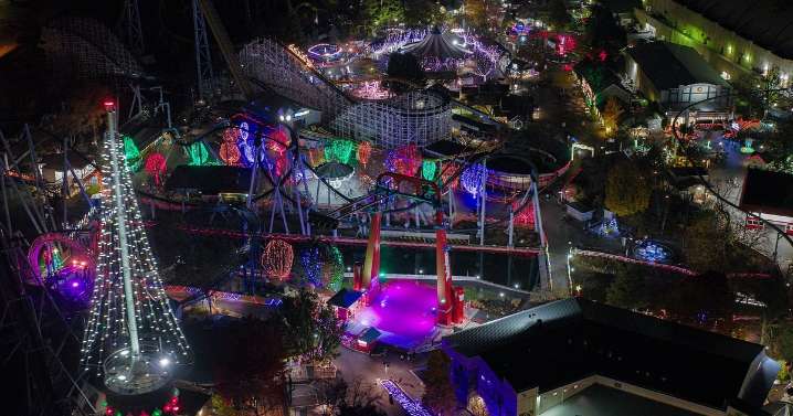 Hersheypark’s Christmas Candylane and Sweet Lights are in full holiday mode