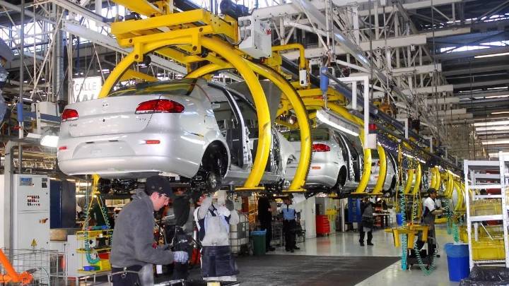 La producción automotriz sigue sin repuntar: cayó casi un 30% en noviembre