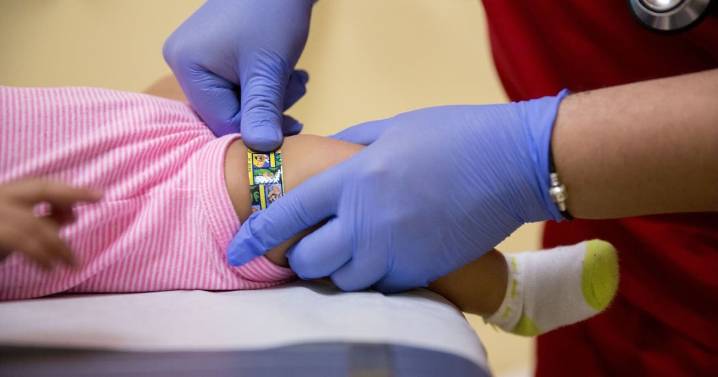 Whooping cough symptoms: How concerned should Canadians be?