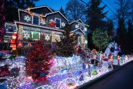 Christmas Decorations on Street Go Viral but Internet Has 1 Major Concern