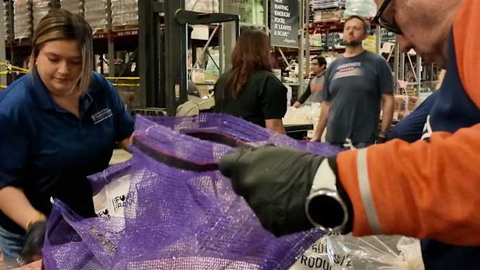 Some San Antonians still struggling financially three weeks after government shutdown