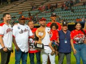 Águilas del Zulia homenajea a Silvino Bracho tras conquistar récord de salvados