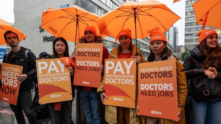 How much resident doctors are paid as new strikes planned before Christmas