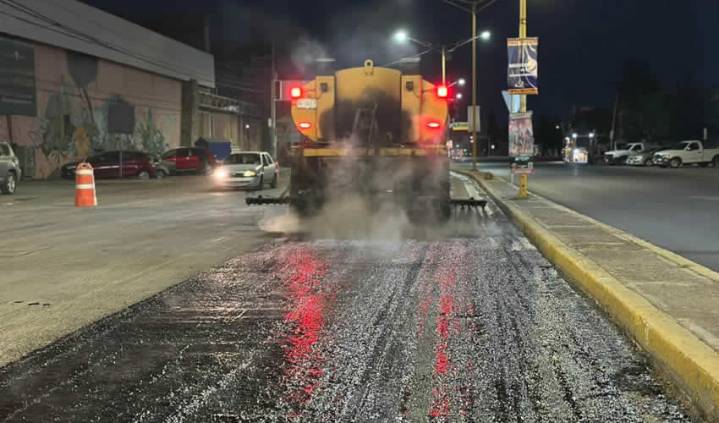 Intensifica Municipio Trabajos Nocturnos de Rehabilitación en Av. Independencia Frente al Agropecuario
