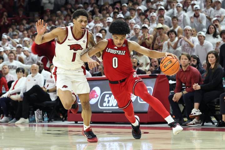 Deadspin | No. 6 Louisville rides strong backcourt into clash vs. No. 22 Indiana