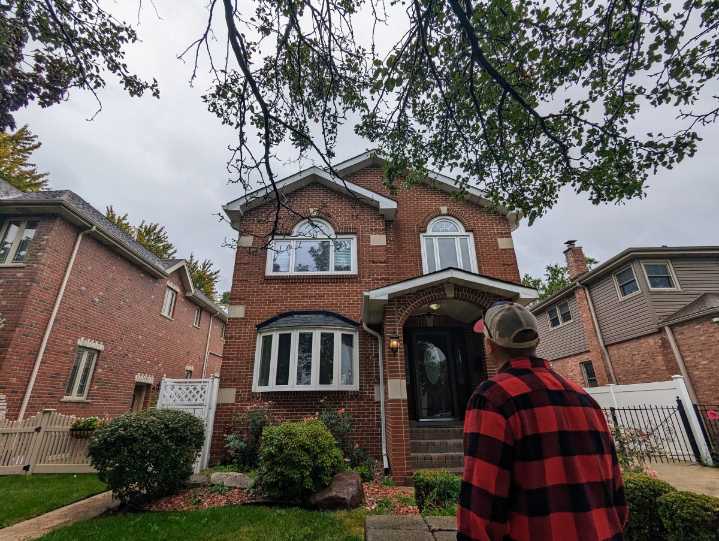 Educación financiera y apoyos económicos son clave para aumentar la propiedad de vivienda de los latinos en Chicago