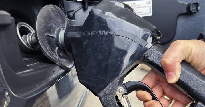 Michigan gas prices down 15 cents since last week, down 10 cents in Detroit