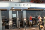 De Prada a Gucci: la policía italiana solicita documentos a 13 empresas de moda de alta gama en una investigación sobre explotación laboral