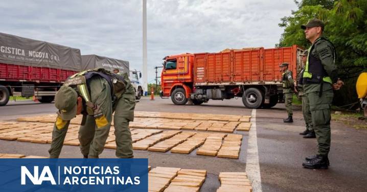 Un camión llevaba más de 1000 kilos de marihuana entre cajones de frutas