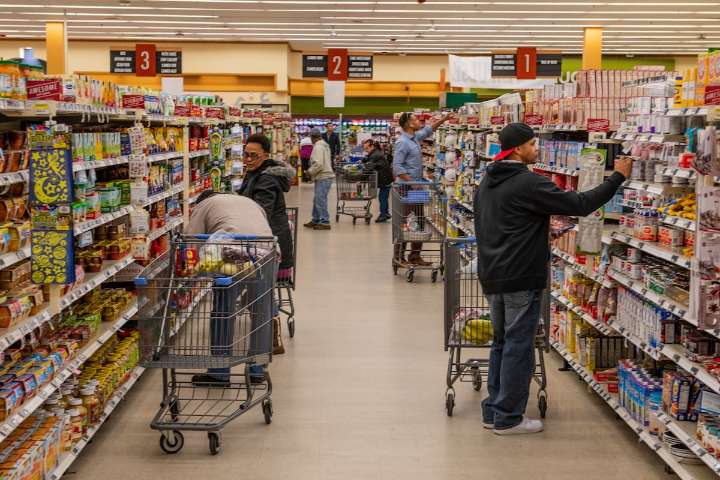 Lawmakers move to block effort to privatize military commissaries