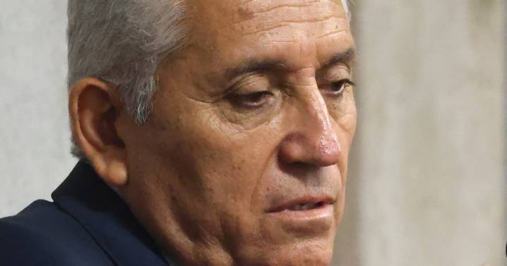 Tribunal condena a exjefe de la PDI Héctor Espinosa a 17 años de cárcel y a pago de 146 millones de pesos