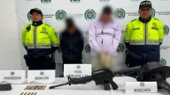 ¡Disparos al aire y persecución en Usaquén! Policía captura a hombre armado con un fusil en pleno barrio Canaima
