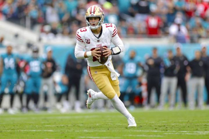 Quarterback (QB) Fantasy Football Start 'Em, Sit 'Em Picks for Week 15 (2025)