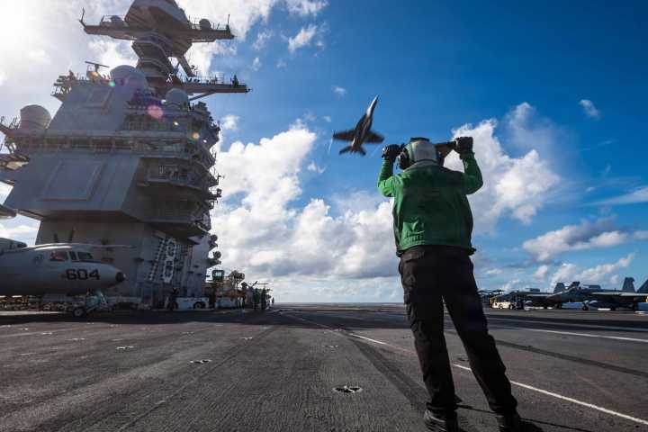 VIDEO: El portaaviones USS Gerald R. Ford regresa al Caribe tras abastecerse en las Islas Vírgenes