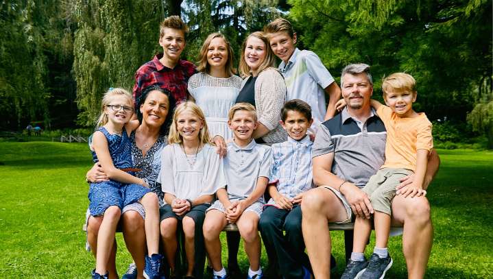 Mormon Family Proud OINKs (One Income Nine Kids)