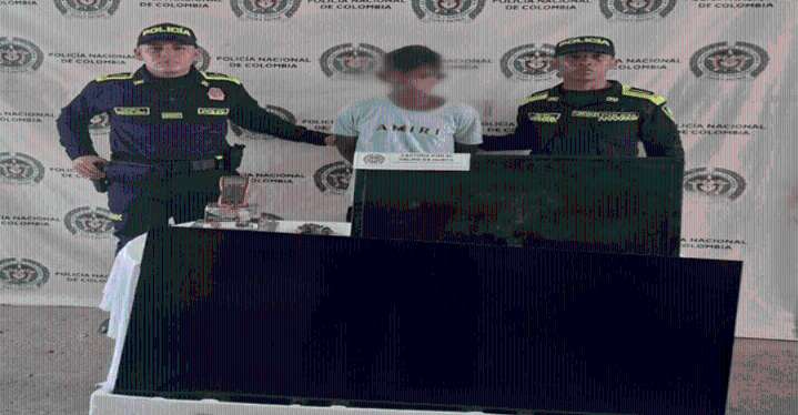 Policía captura en El Banco a alias ‘El Dairo’ y la recupera de elementos robados La intervención policial fue posible gracias a una llamada ciudadana que alertó sobre el hurto en la calle 14 con carr