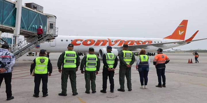 Arribó al país nuevo vuelo con venezolanos este 5