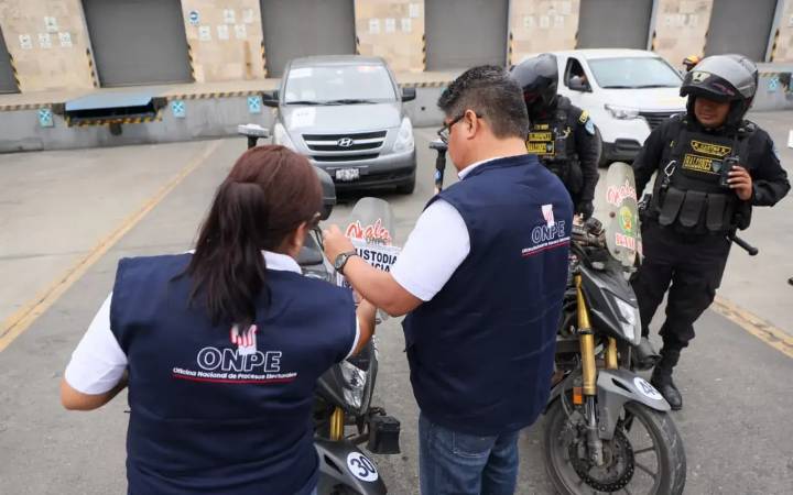 ONPE dará facilidades a policías y militares para que voten cerca de sus puestos de servicio