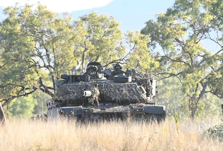 Tanks, howitzers galore: Australian Army embraces influx of new armor