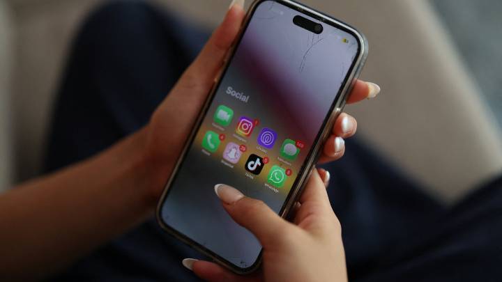 El nuevo control migratorio que planea Trump: revisar el historial las redes sociales de los turistas