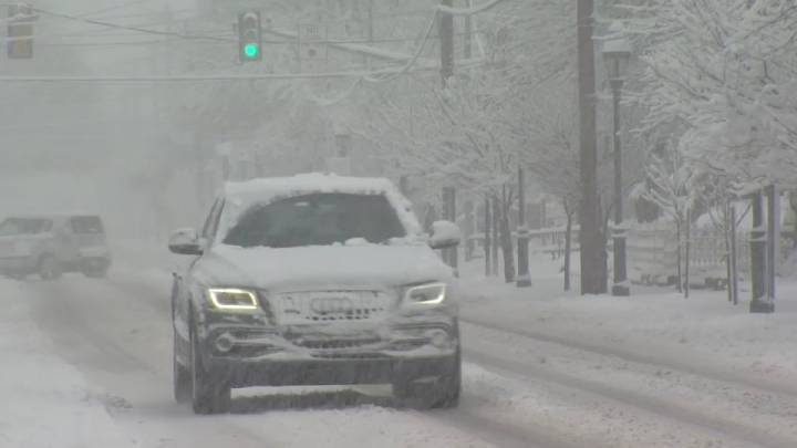 Police urge slow driving as steady snowfall spreads across Chicago area