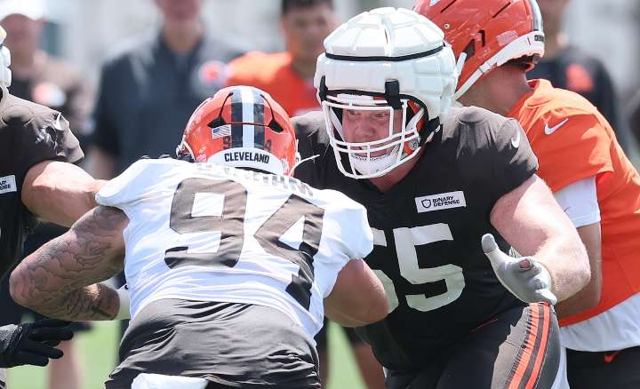 Browns lose another offensive lineman in loss to Titans, and it adds even more questions to this offseason