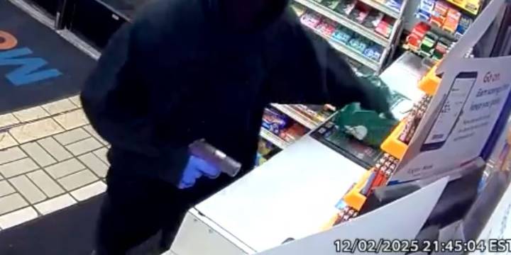 Armed robber steals cash from New London gas station, remains at large