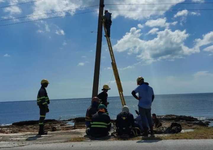 Cuba reconoce labor de venezolanos en recuperación eléctrica tras el huracán Melissa