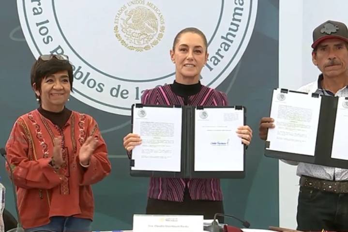 Entrega Sheinbaum predios al pueblo ódami en la sierra de Chihuahua