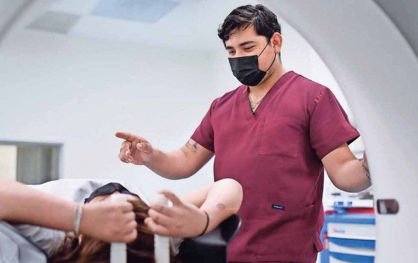 Destinan 43.34% del presupuesto a salud y desarrollo humano